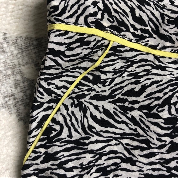 NWT Aryn K Silk Zebra Stripe Shorts - Picture 2 of 3